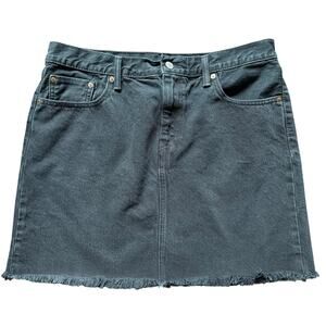 Levi’s Premium Black Denim Skirt Raw Hem Women’s 32